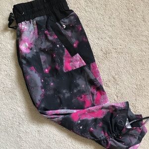 90 Degree -Hot pink Galaxy capri with Pockets!!